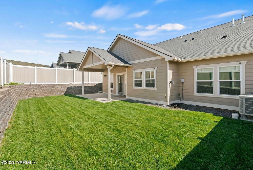 220 N 89th Ave