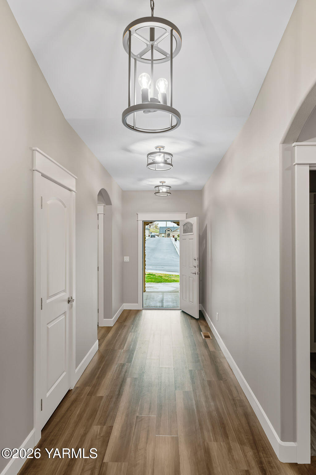 220 N 89th Ave