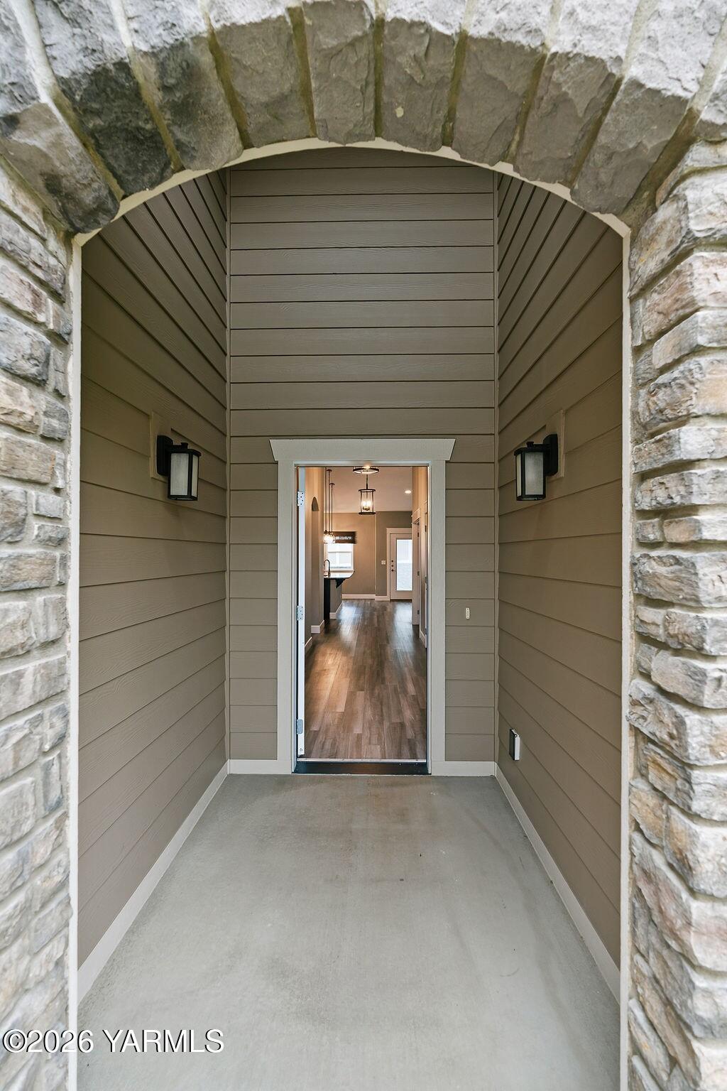 220 N 89th Ave