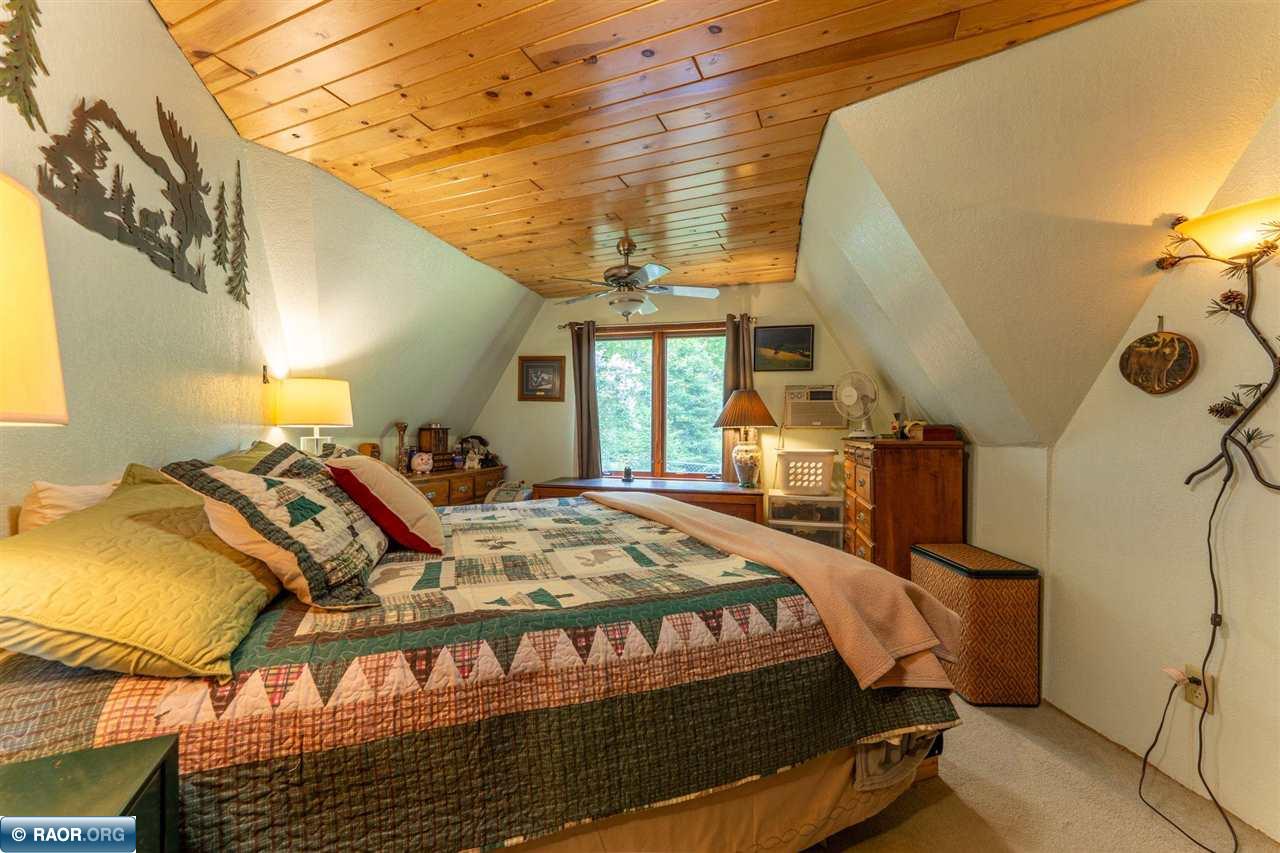 3382 E Breezy Point Rd