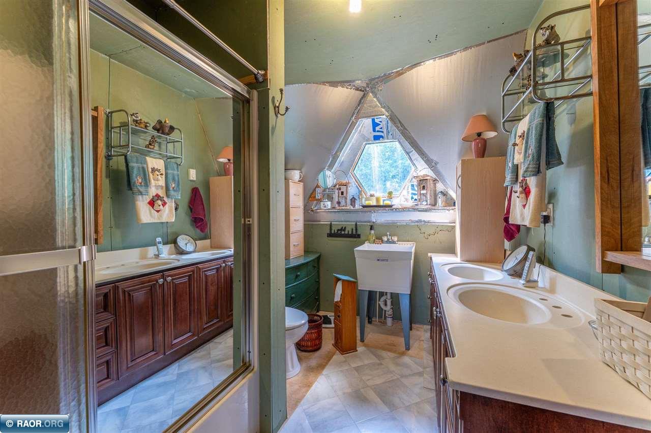 3382 E Breezy Point Rd