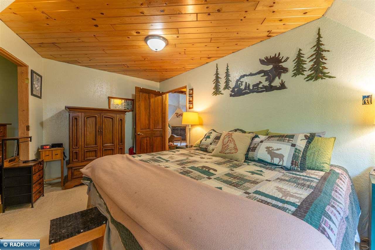 3382 E Breezy Point Rd