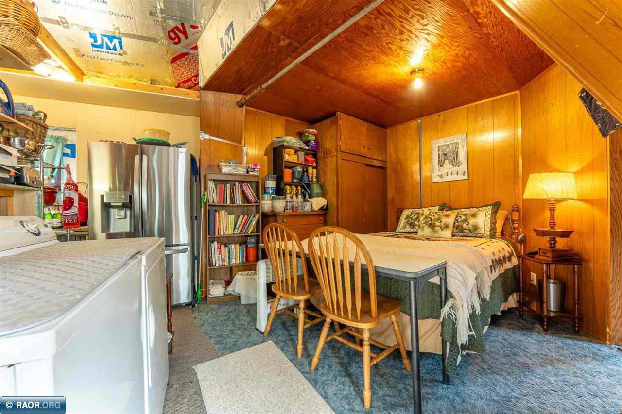 3382 E Breezy Point Rd