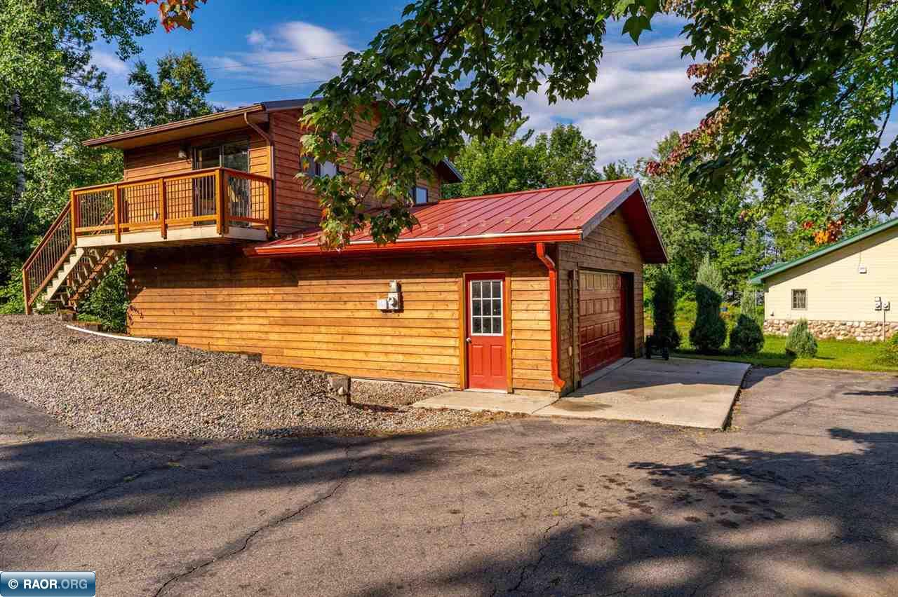 8947 E Wakemup Village Rd