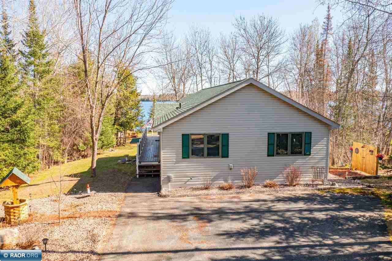 4452 Moccasin Point Rd