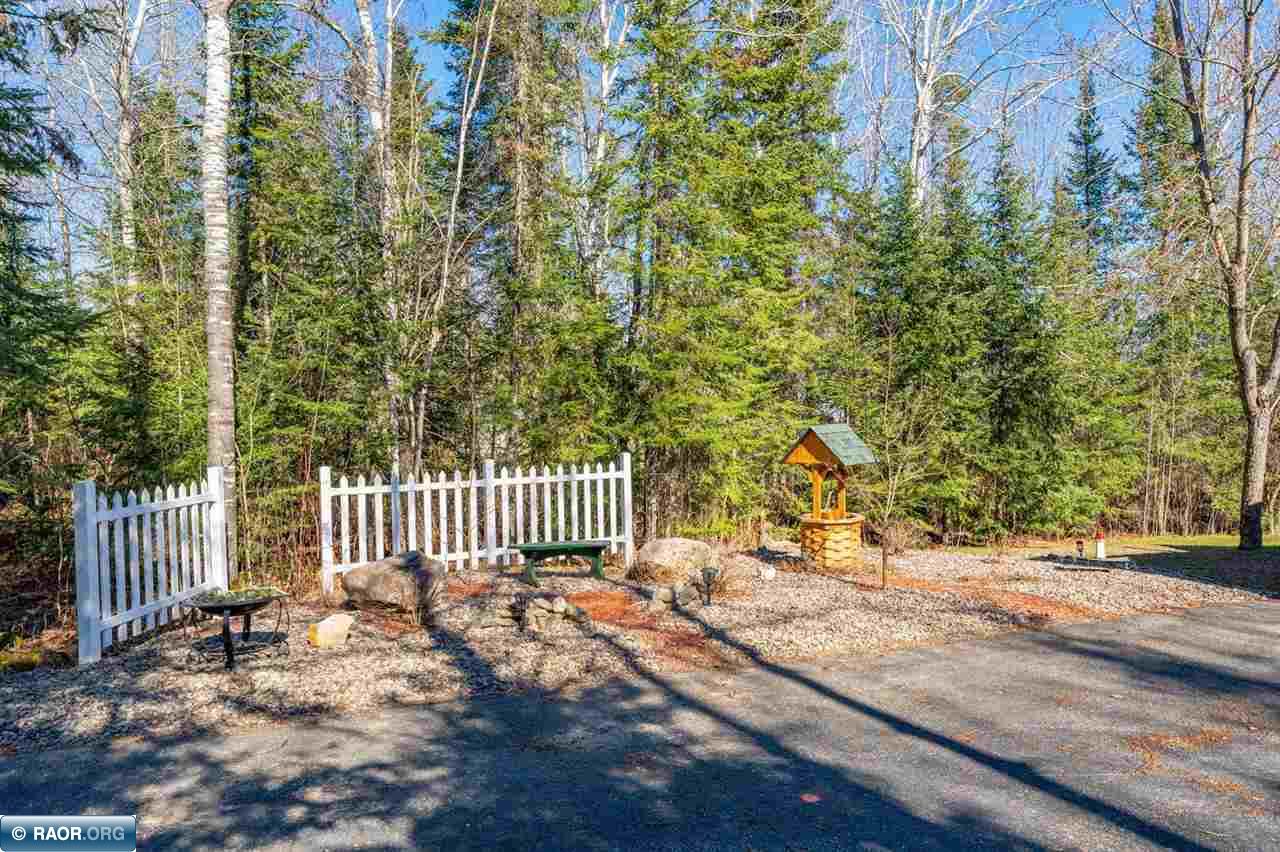 4452 Moccasin Point Rd