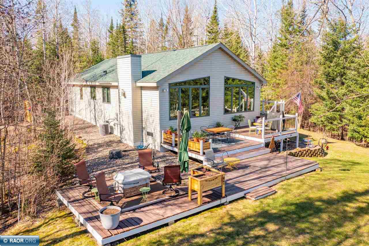 4452 Moccasin Point Rd