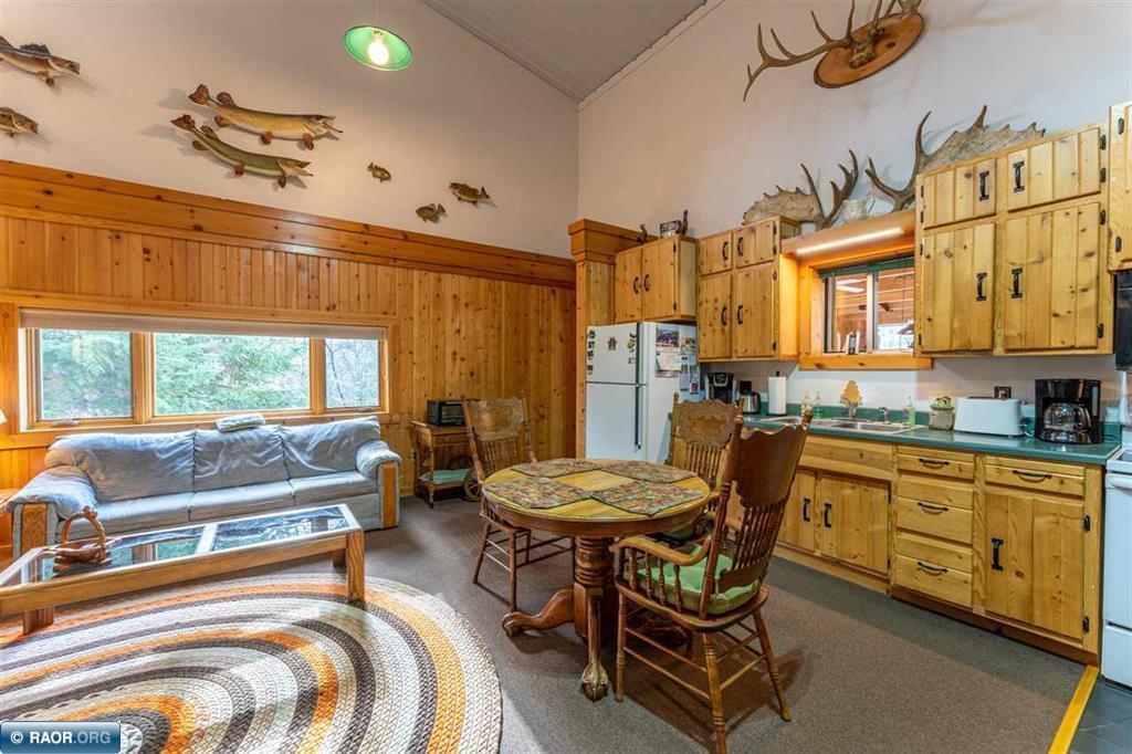 1317 N Highway 21