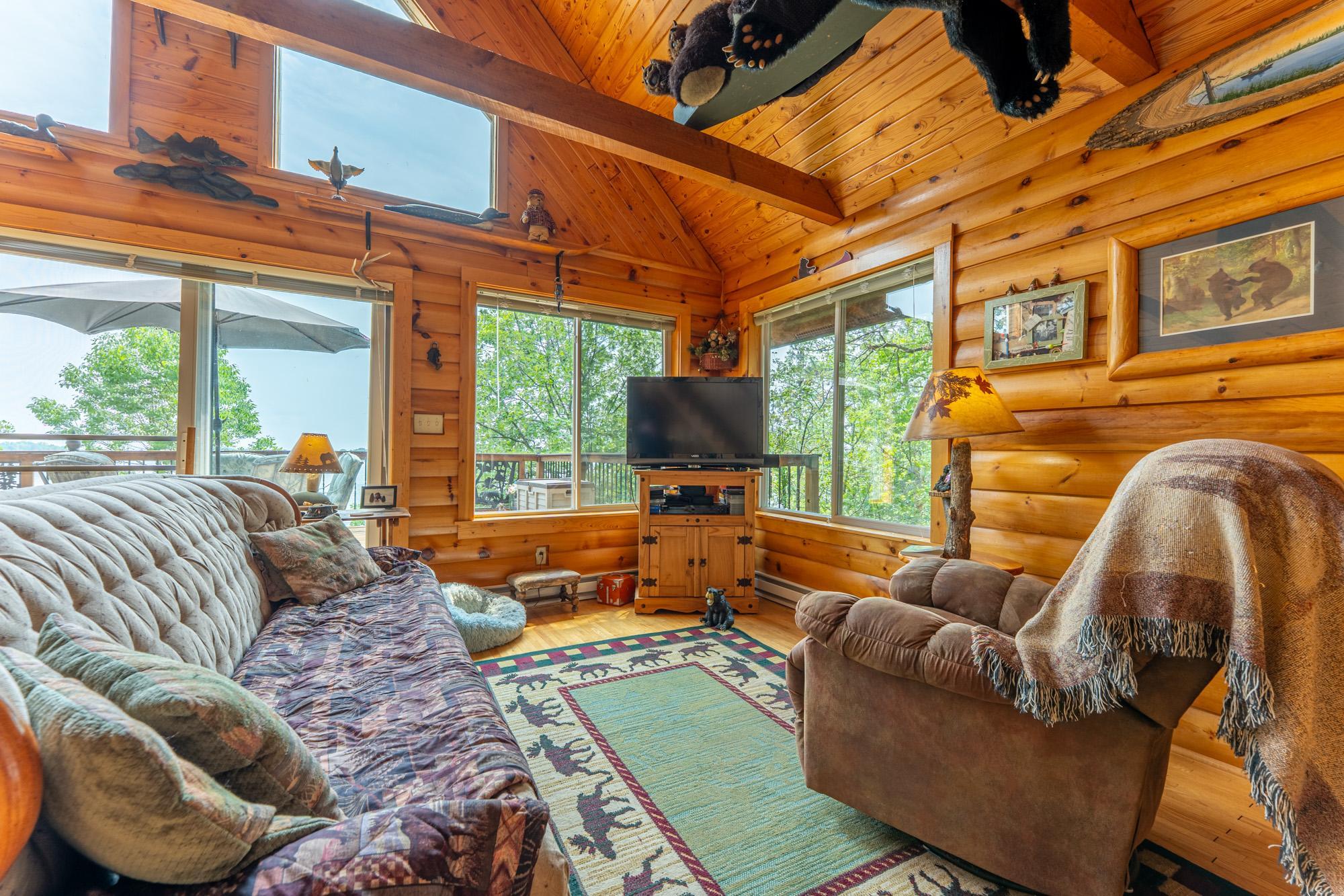 95608 Pine Island