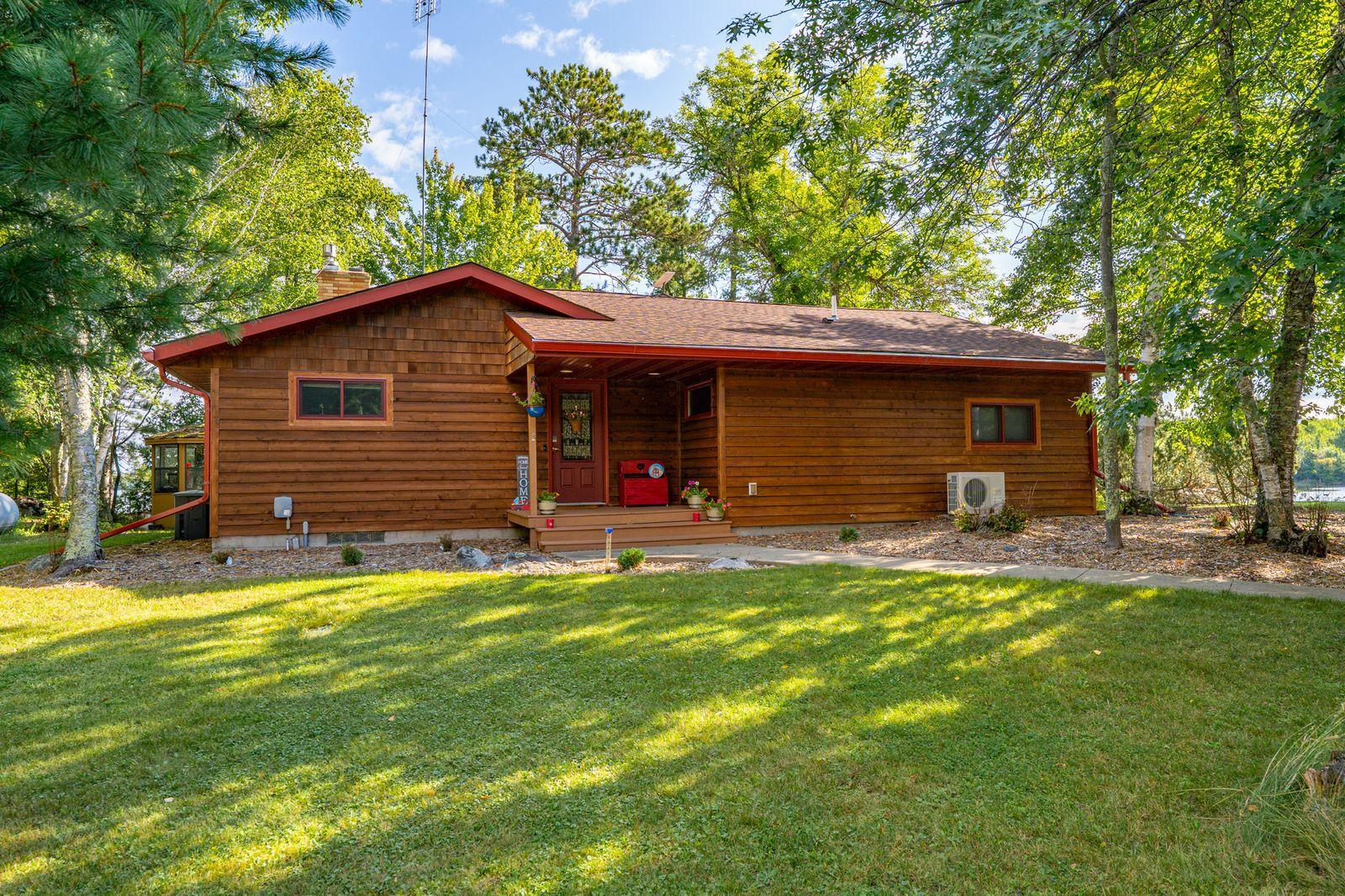8947 E Wakemup Village Road