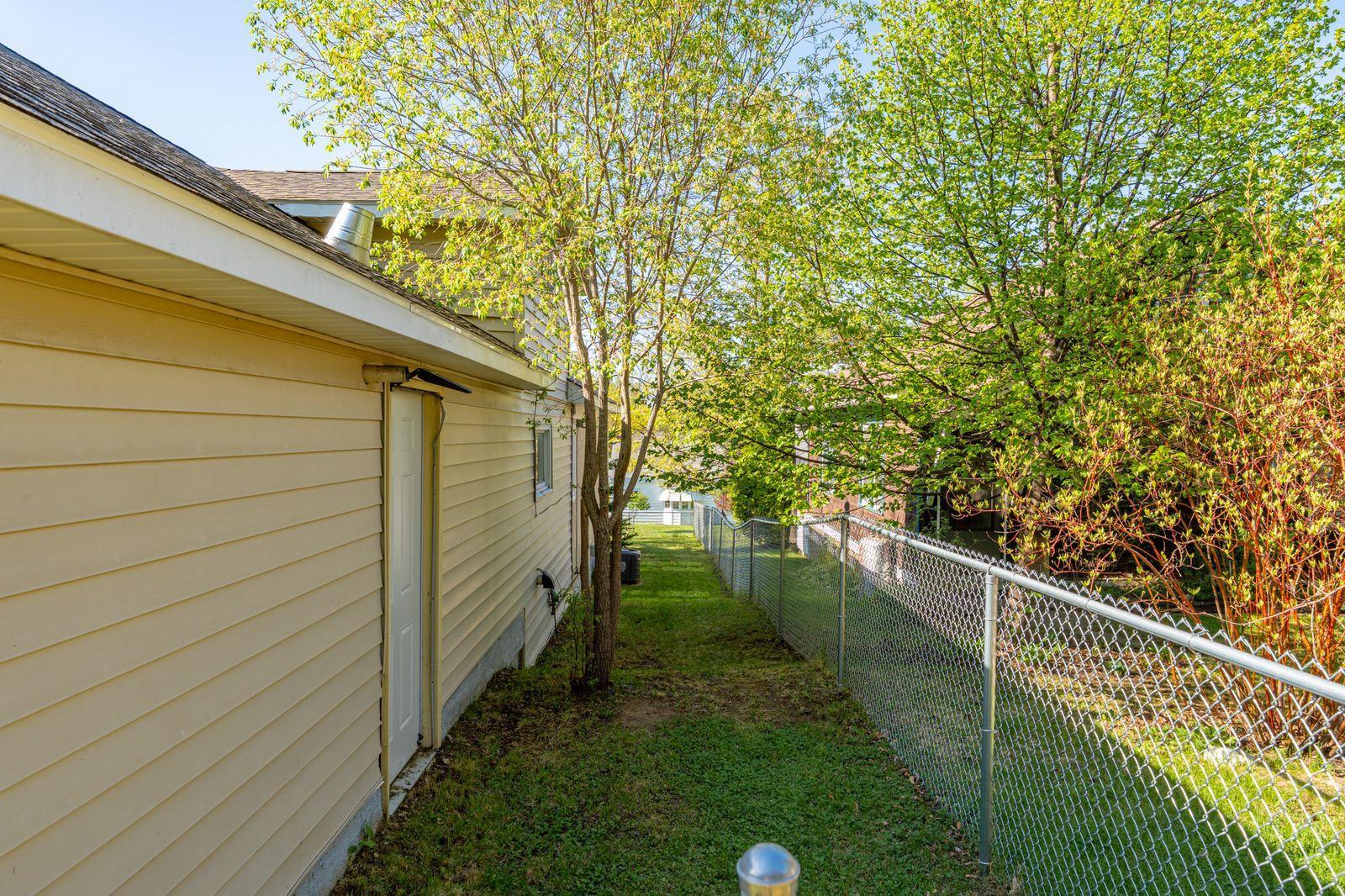 304 E James St Bypass