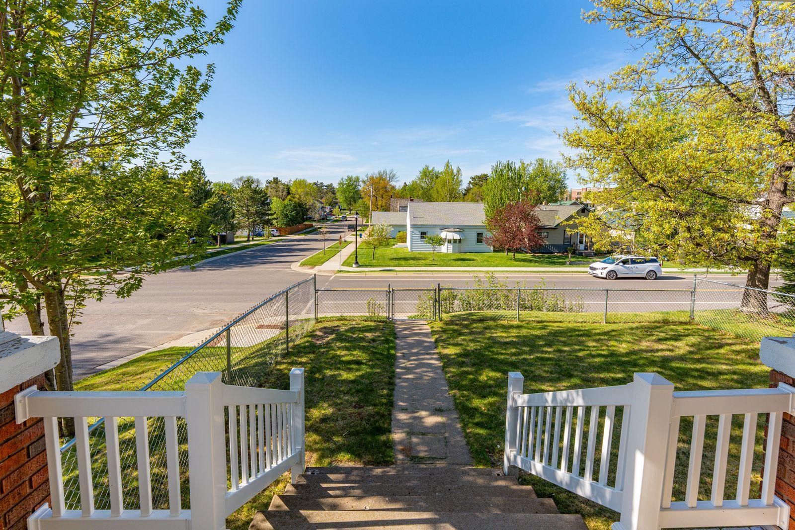 304 E James St Bypass