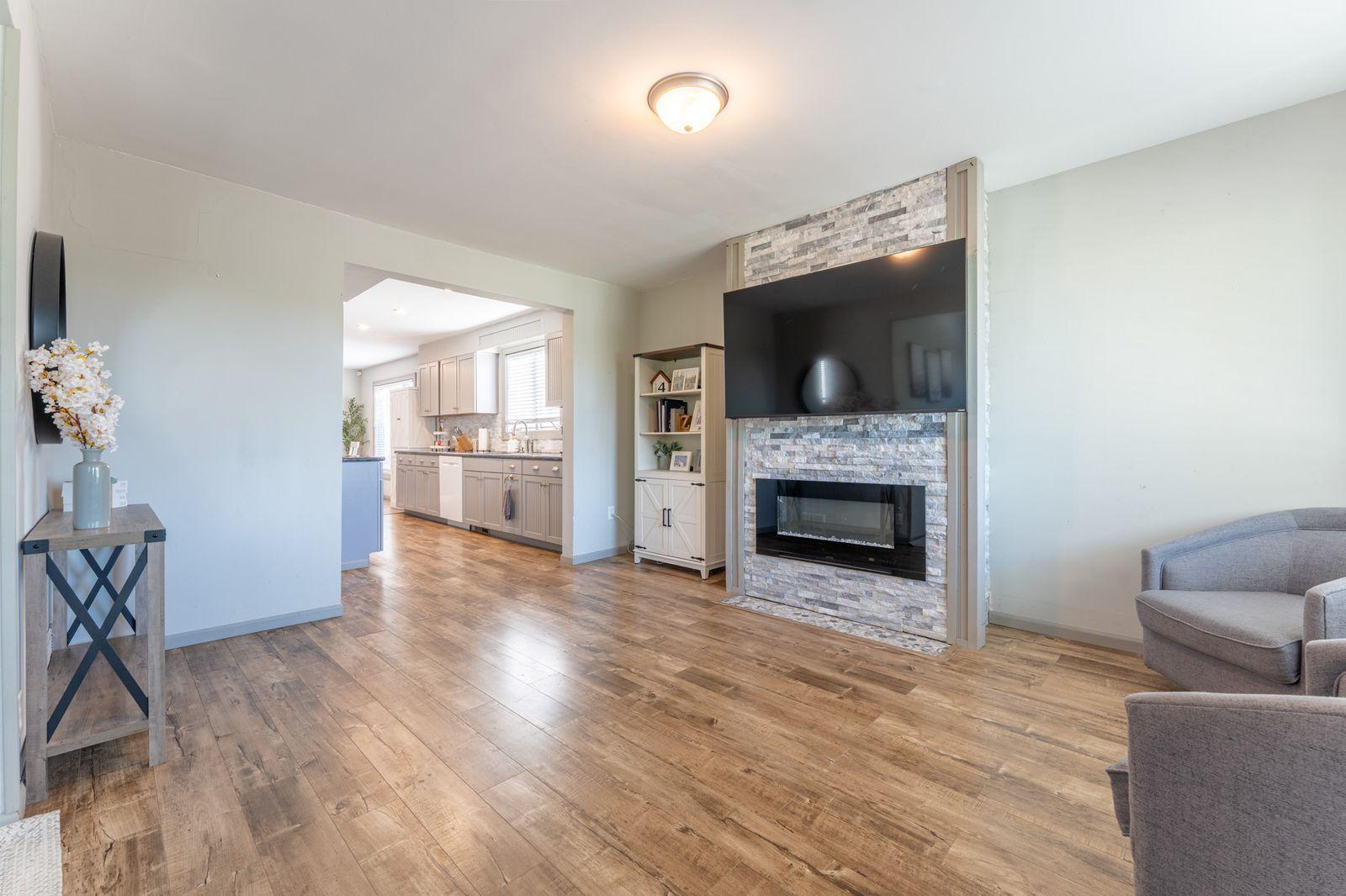 304 E James St Bypass