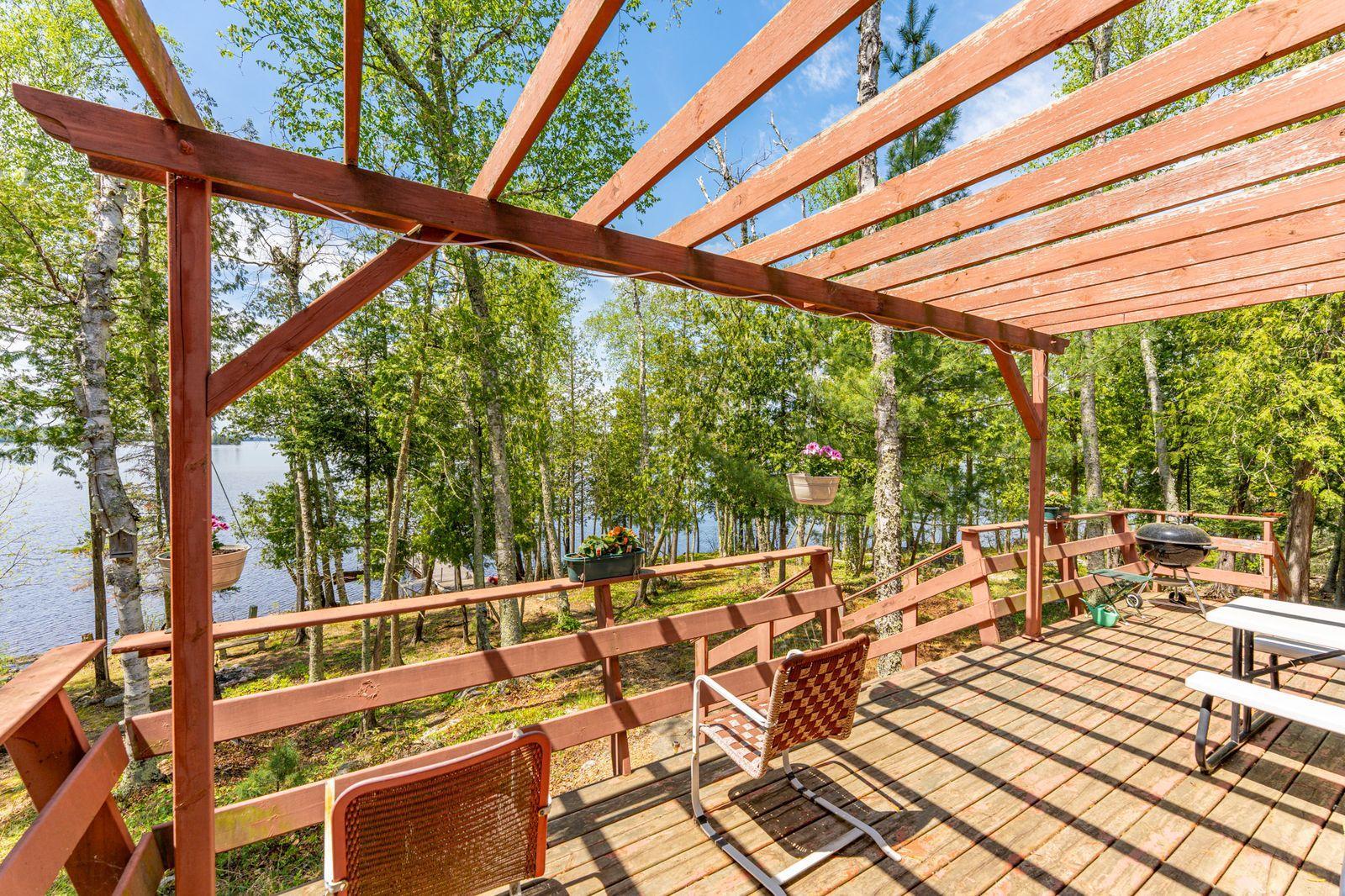 5399 Pine Island N