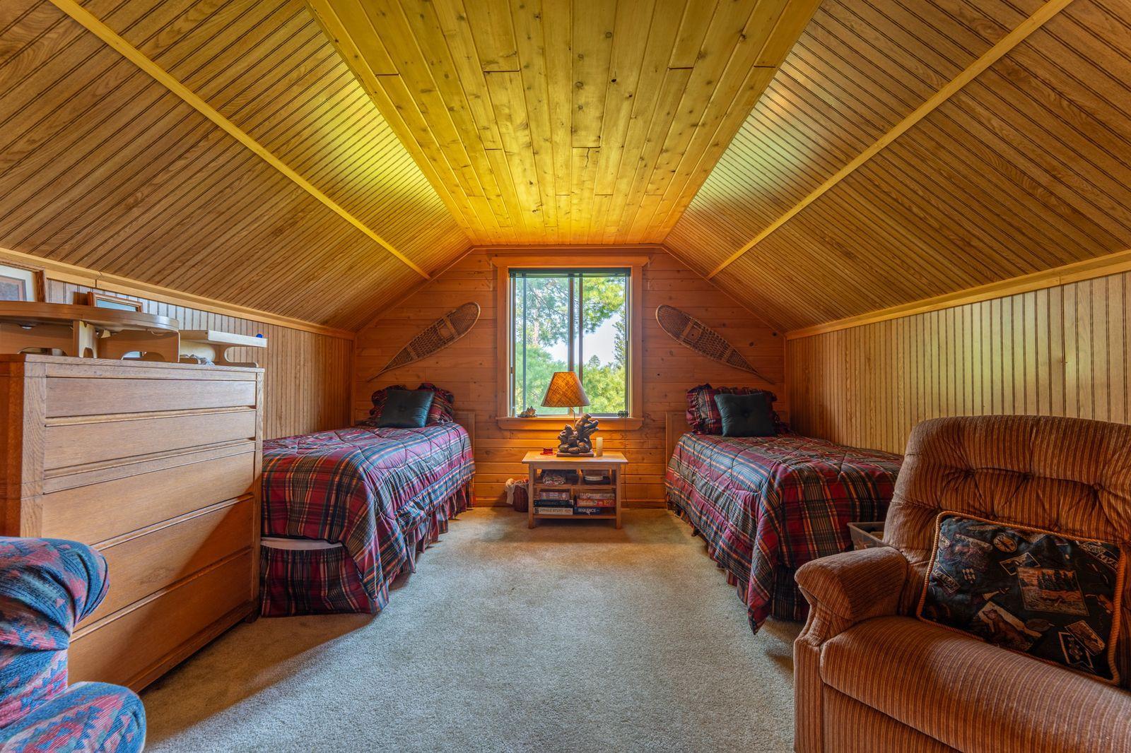 953 Kelly Trail