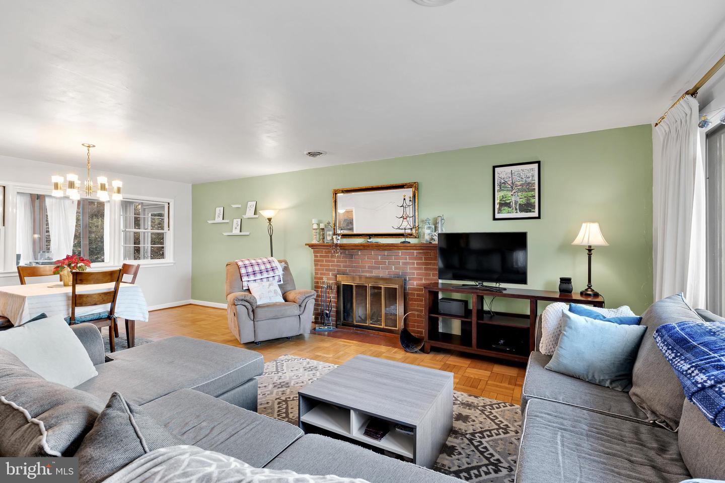 1206 S Forest Dr