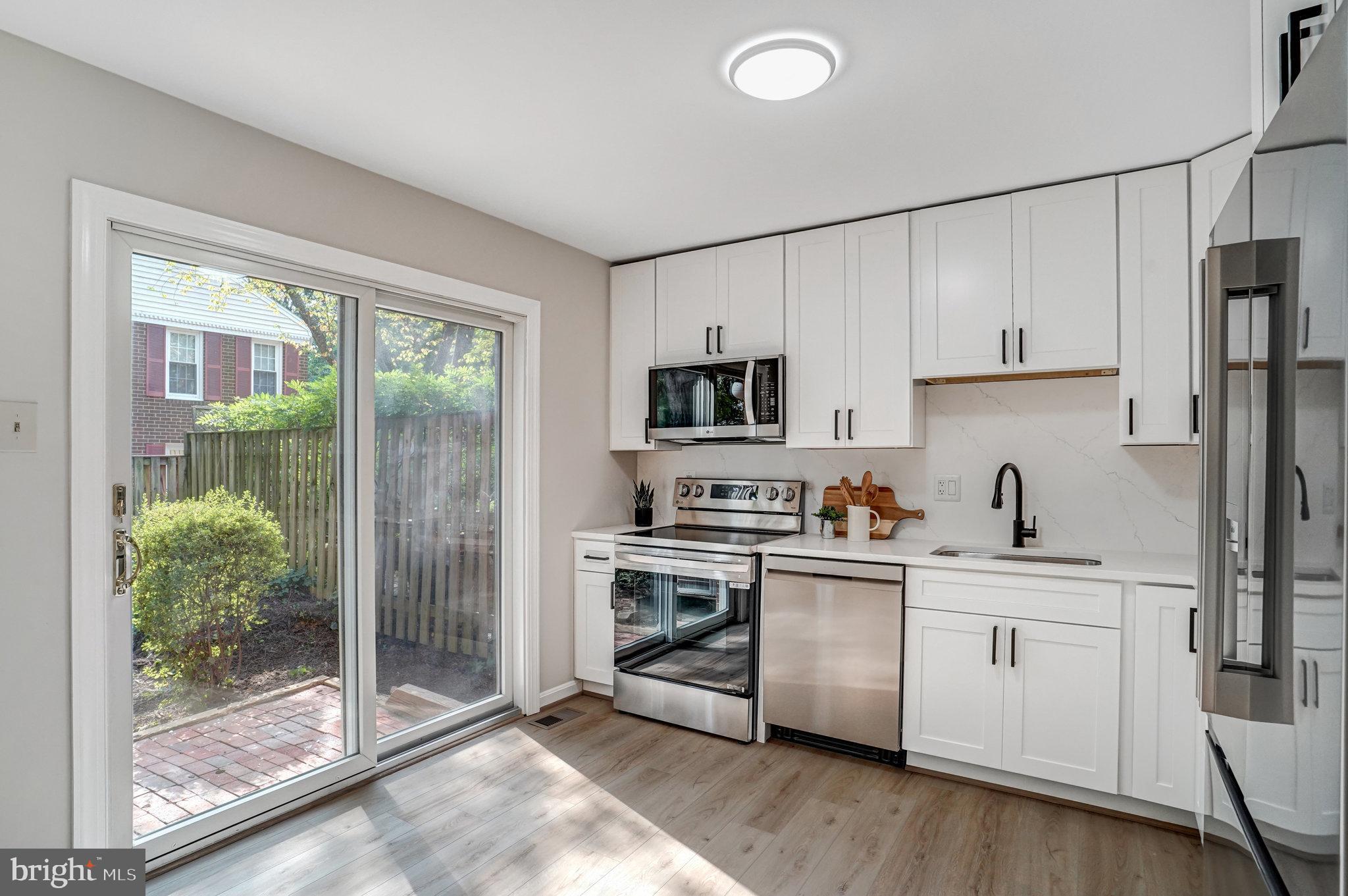 2349 HORSEFERRY COURT