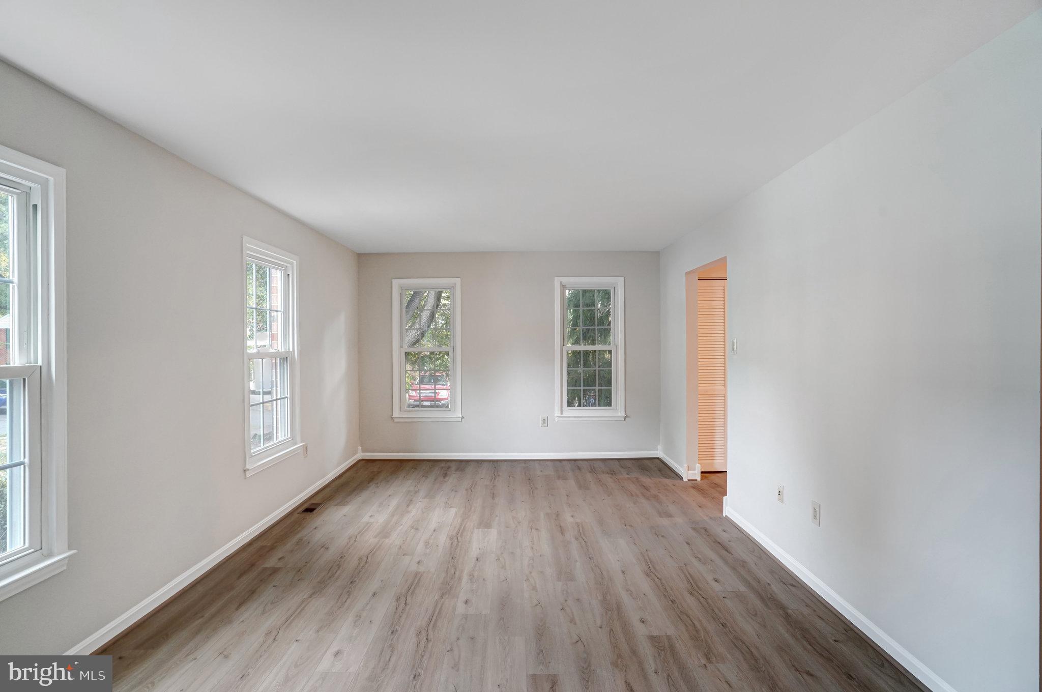 2349 HORSEFERRY COURT