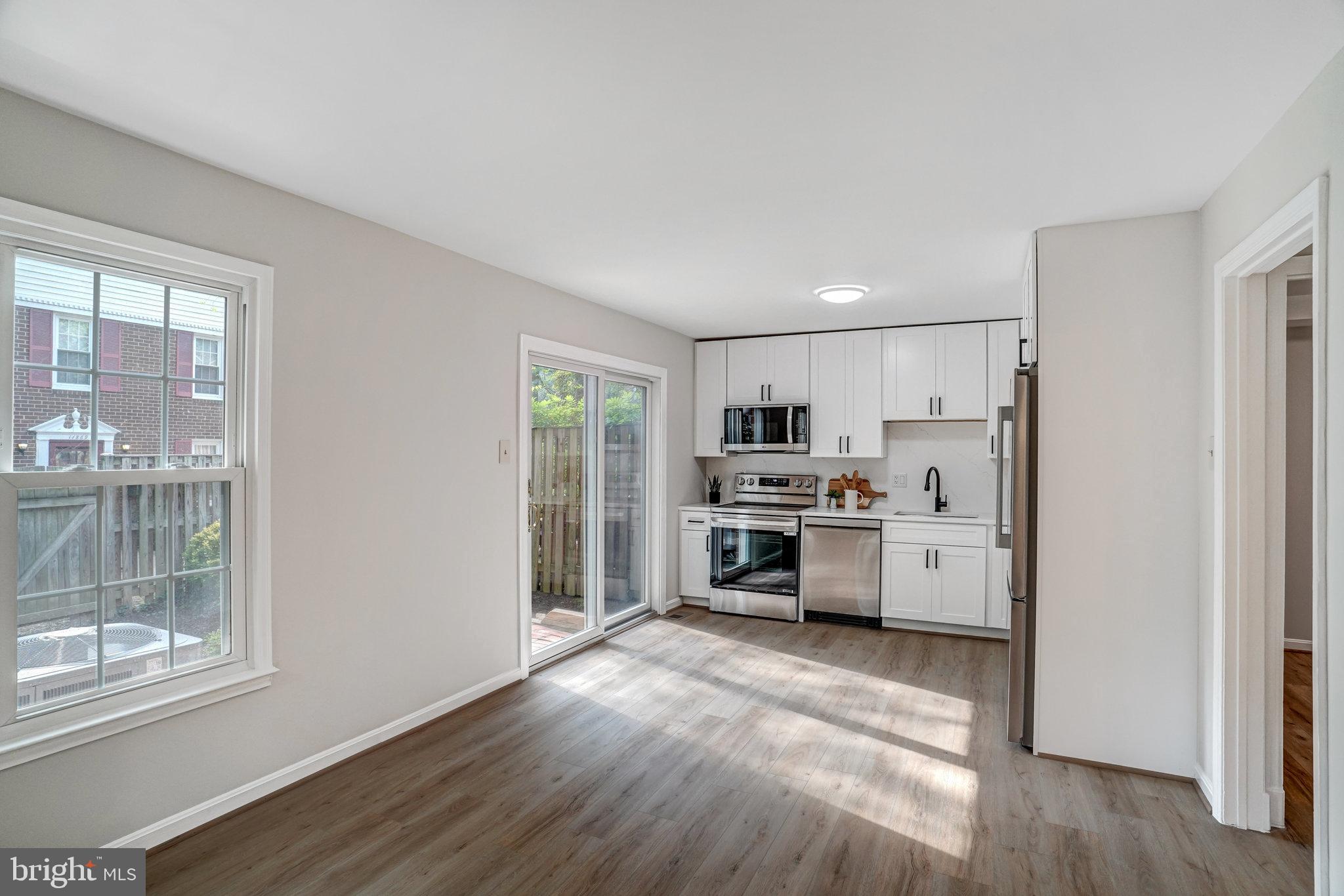2349 HORSEFERRY COURT