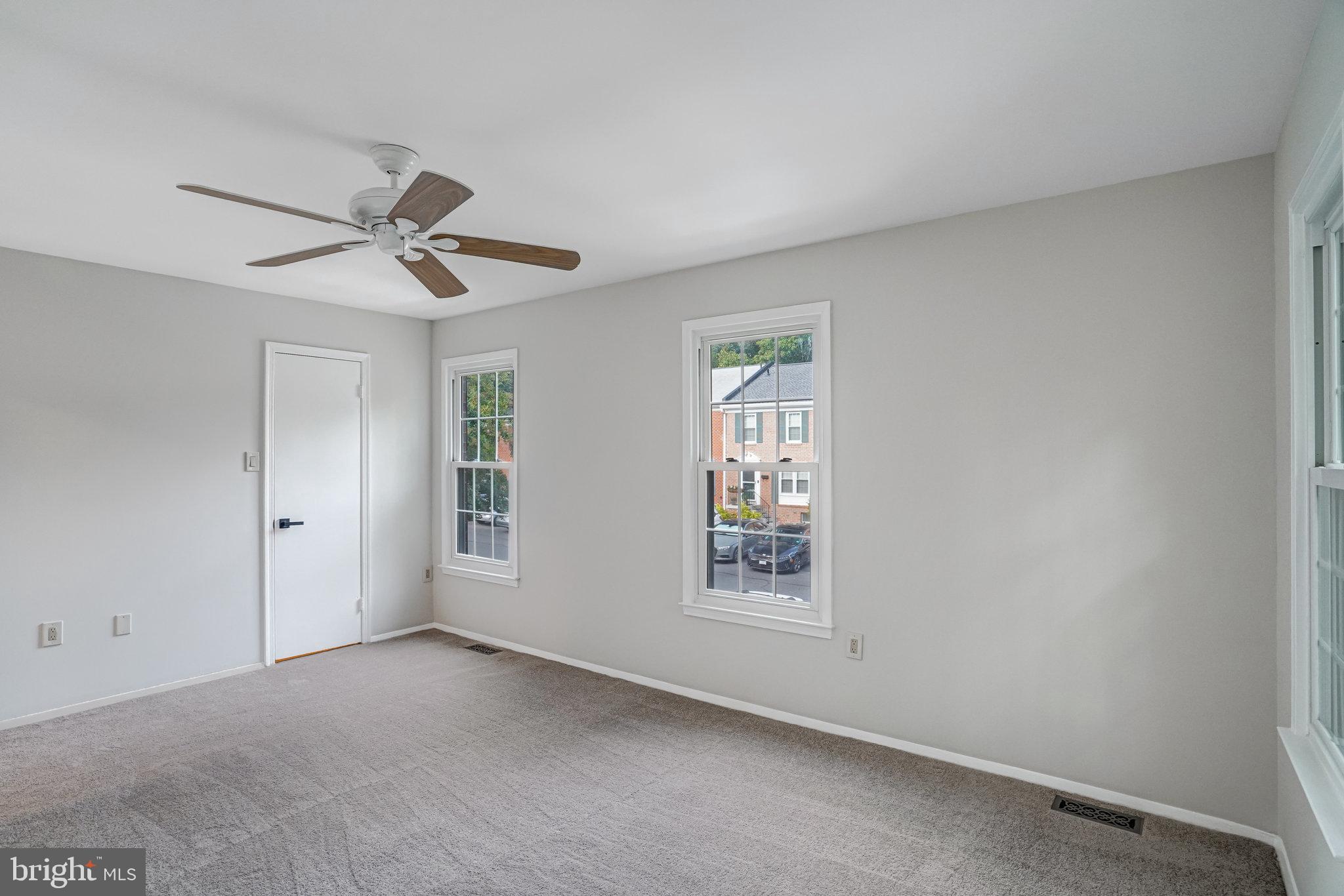 2349 HORSEFERRY COURT