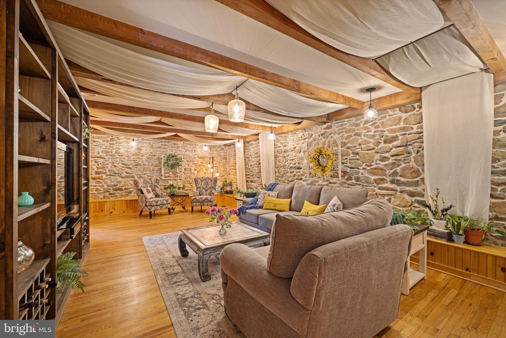 19077 Loudoun Orchard Rd