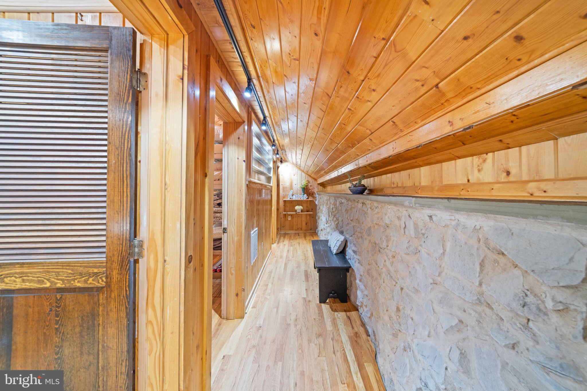 19077 Loudoun Orchard Rd