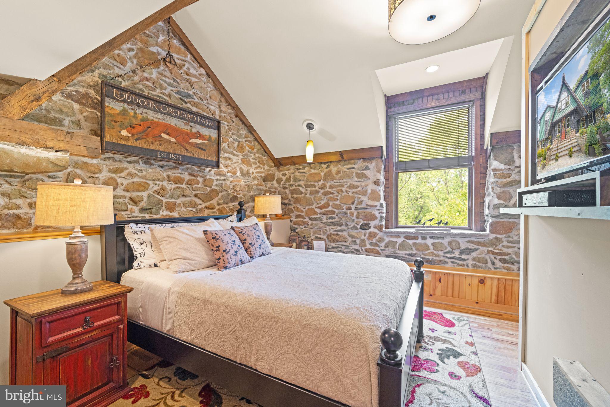 19077 Loudoun Orchard Rd