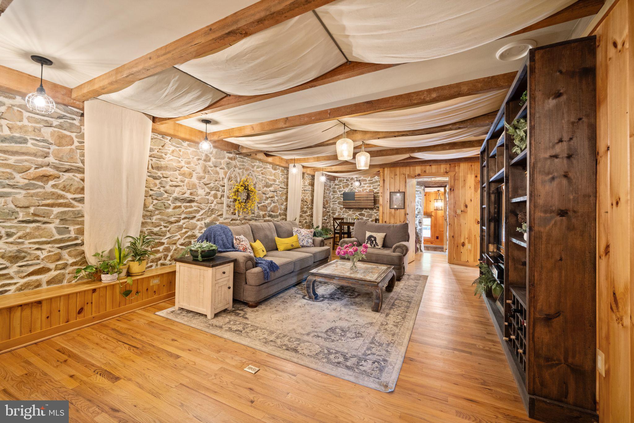 19077 Loudoun Orchard Rd