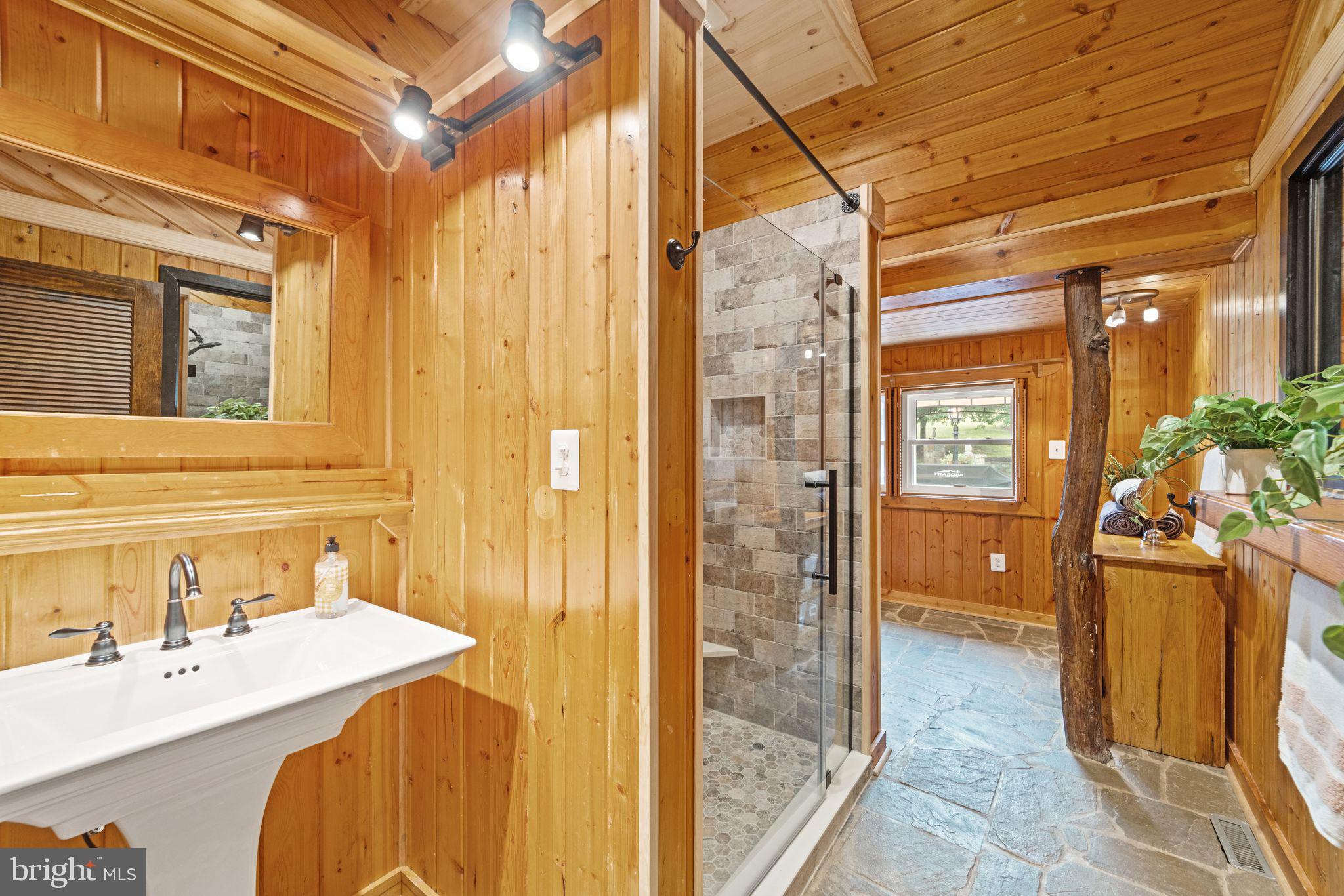 19077 Loudoun Orchard Rd