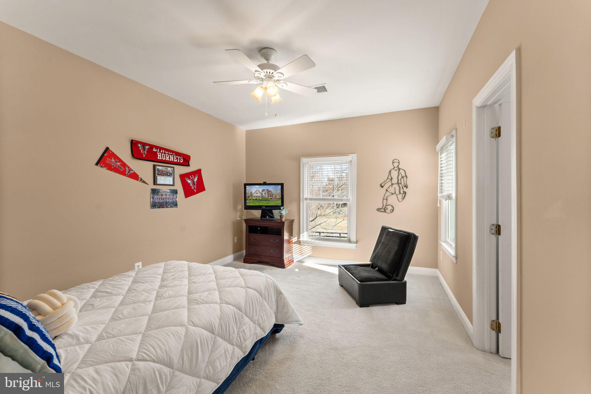 19085 Foxgreen Cir