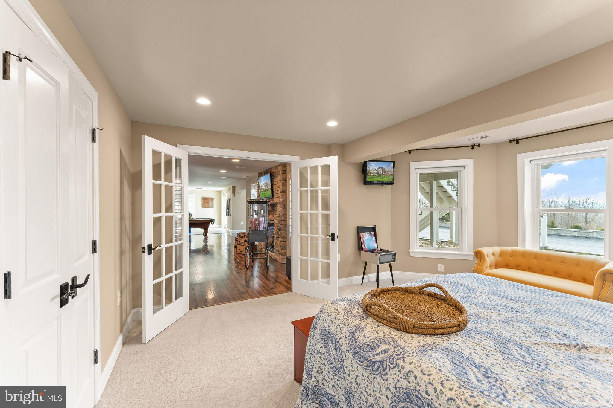 19085 Foxgreen Cir