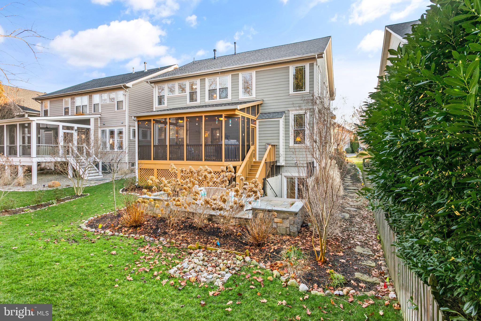 490 Marshall Dr NE