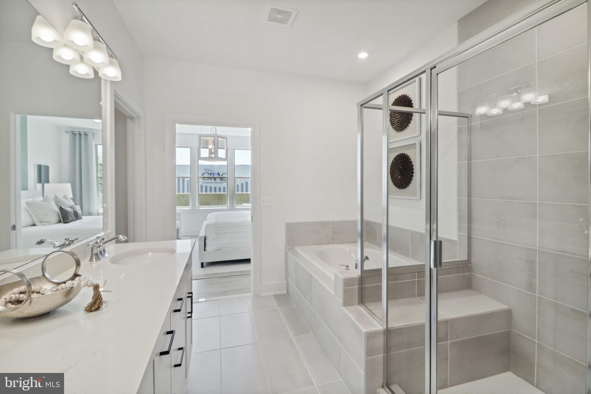 6184 AMBER LANE