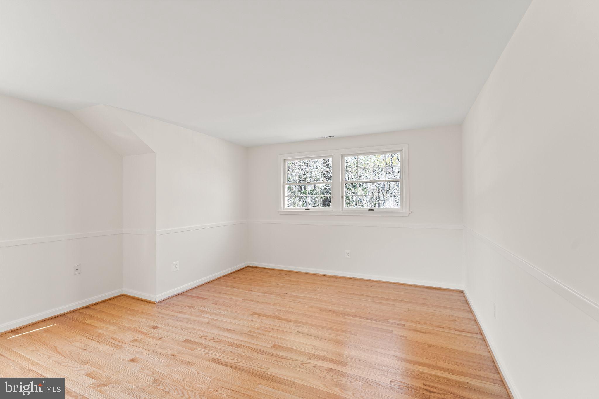 12004 ROBIN DR