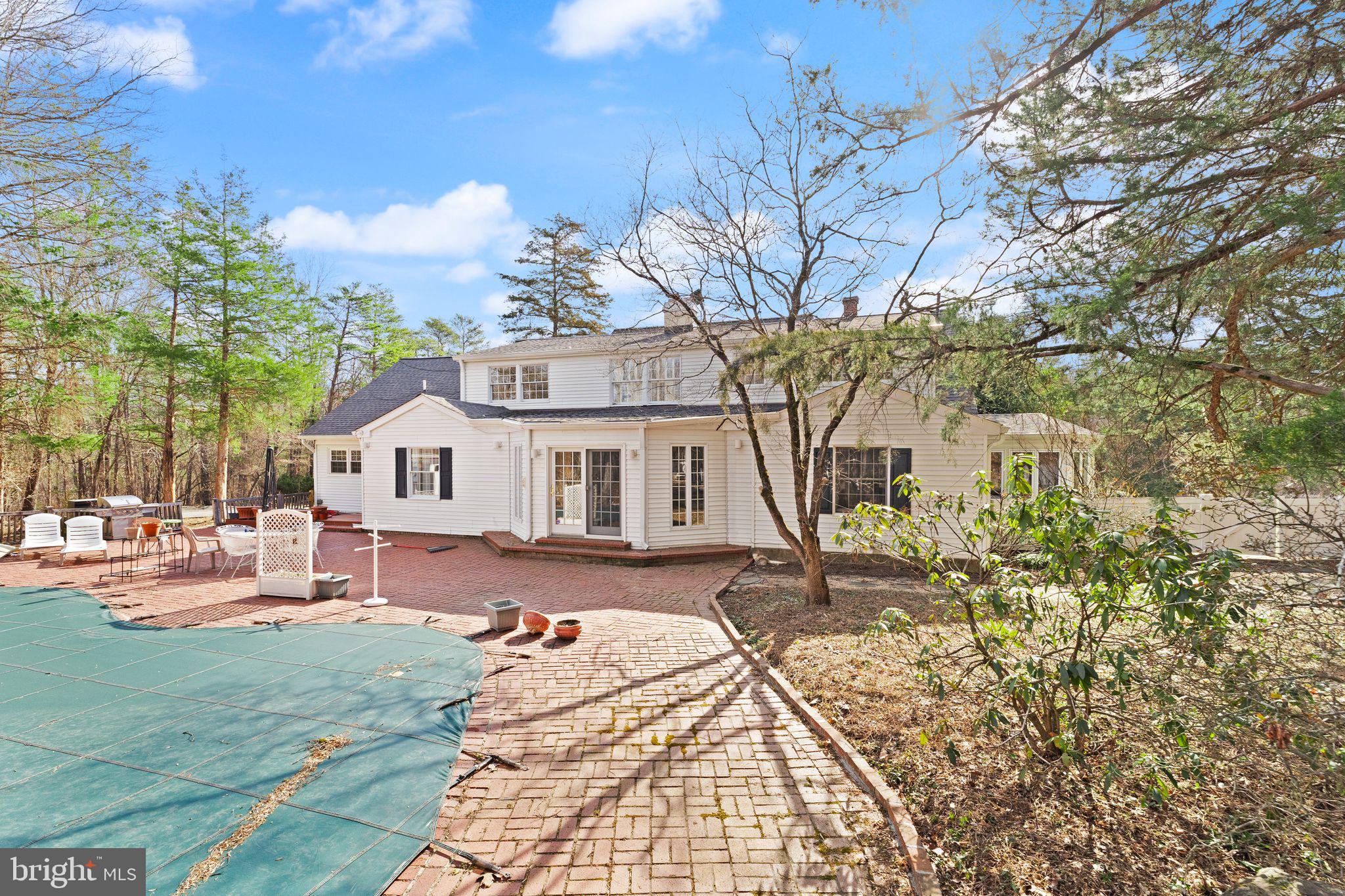 12004 ROBIN DR