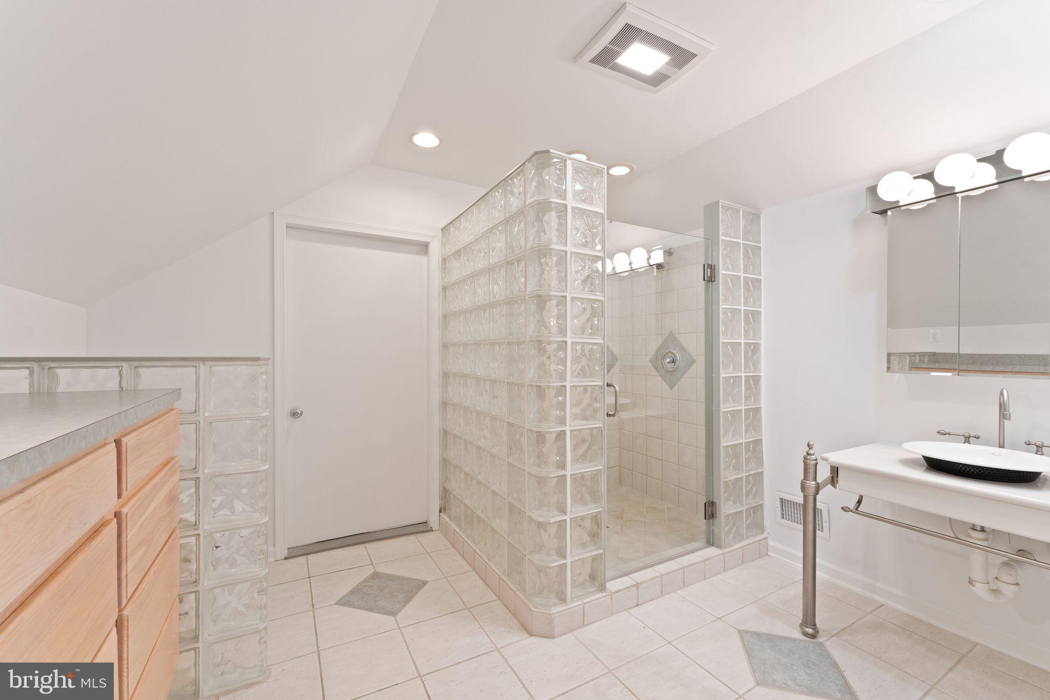 12004 ROBIN DR