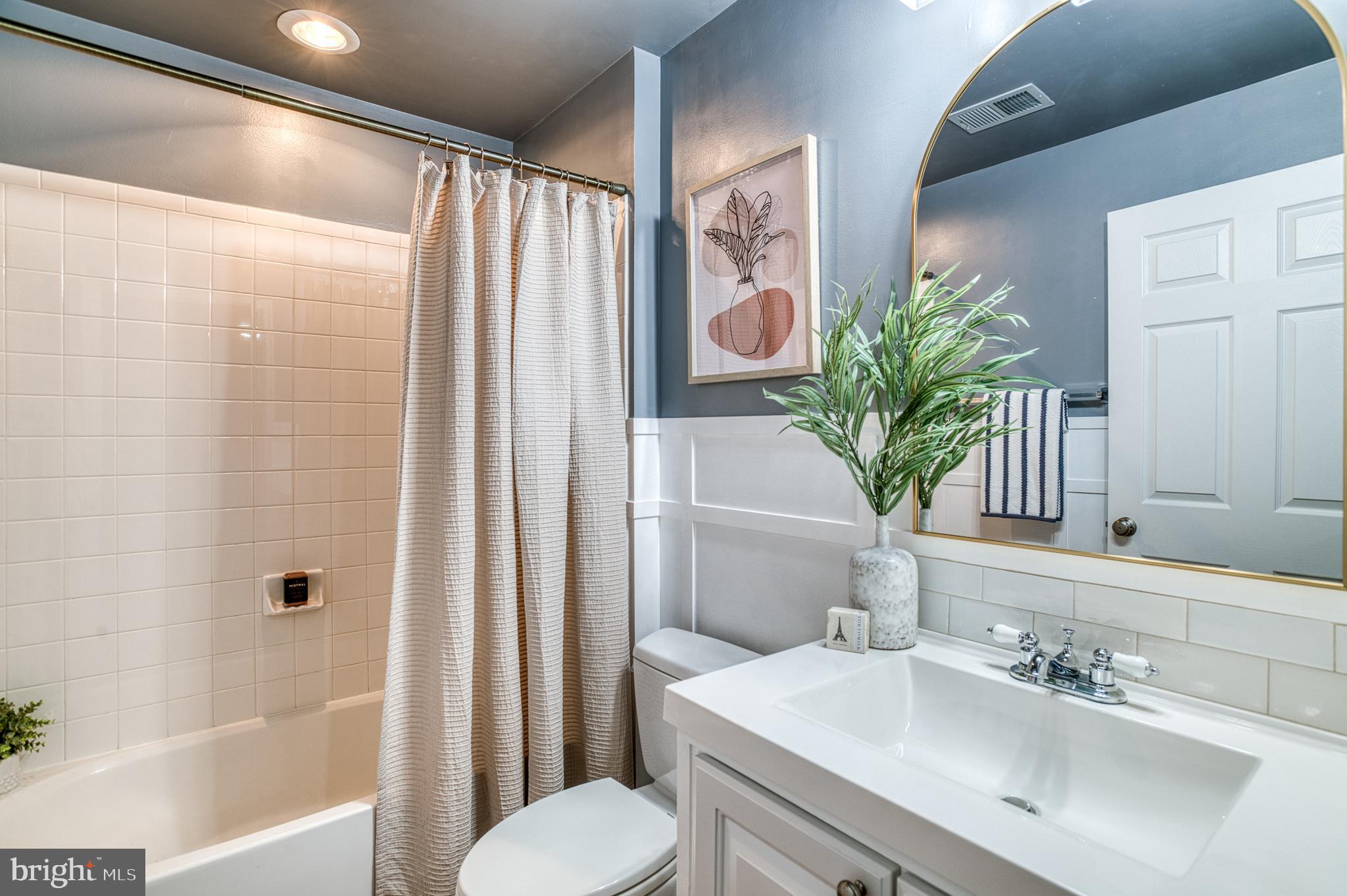 17057 LOFTRIDGE LANE
