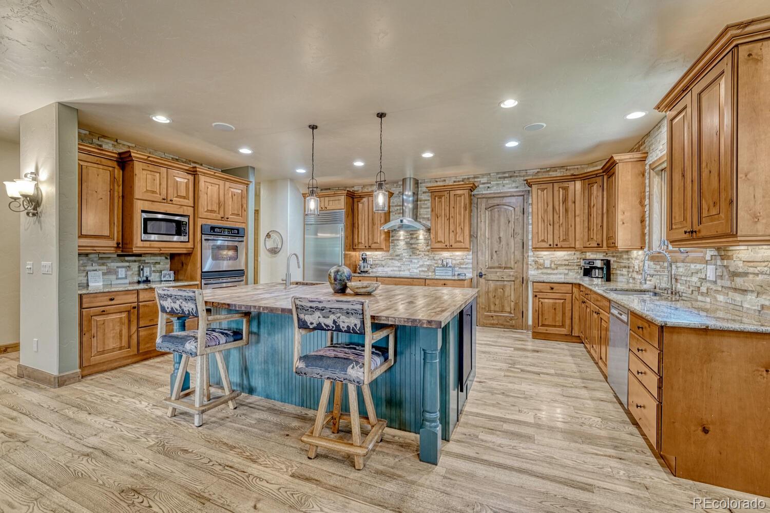 2392 Saddleback Drive