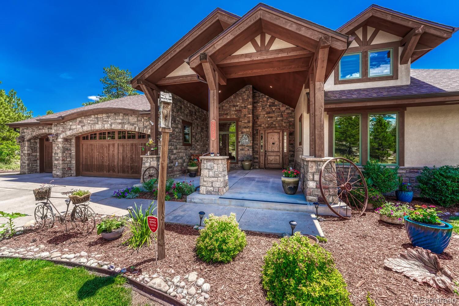 2392 Saddleback Drive