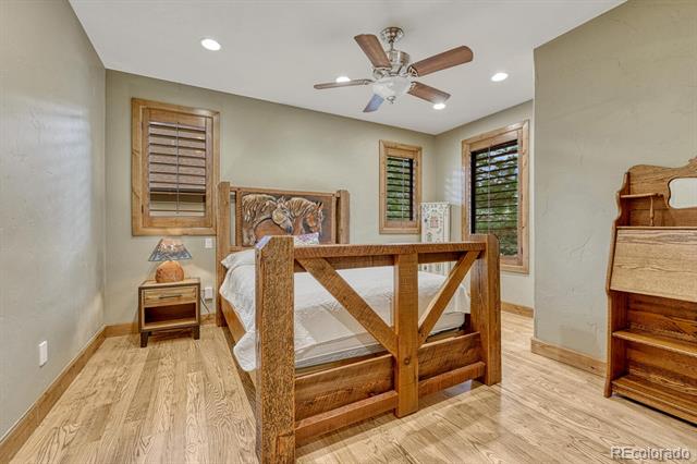 2392 Saddleback Drive