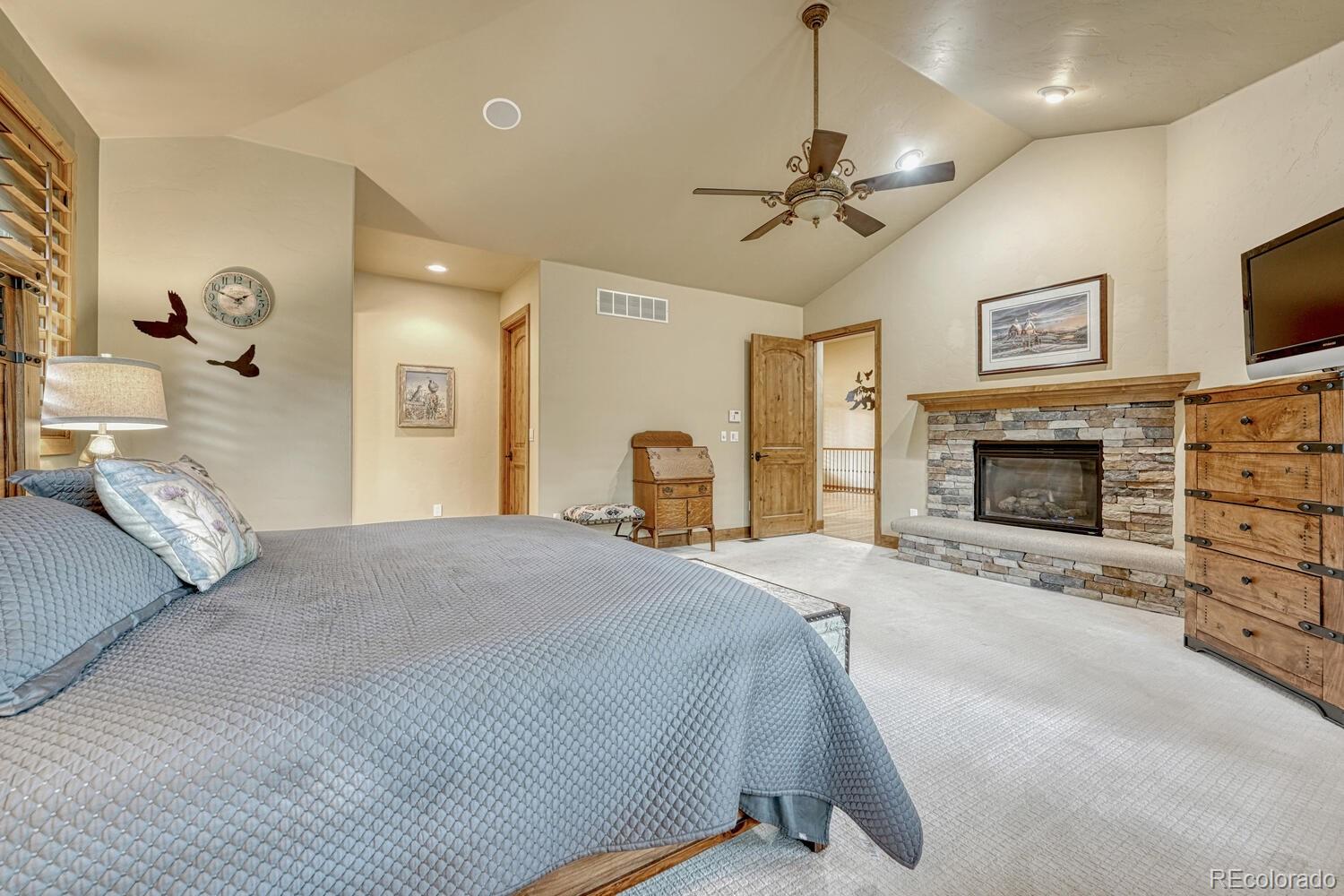 2392 Saddleback Drive