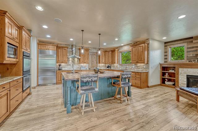2392 Saddleback Drive