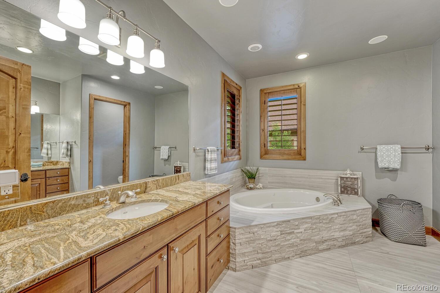 2392 Saddleback Drive