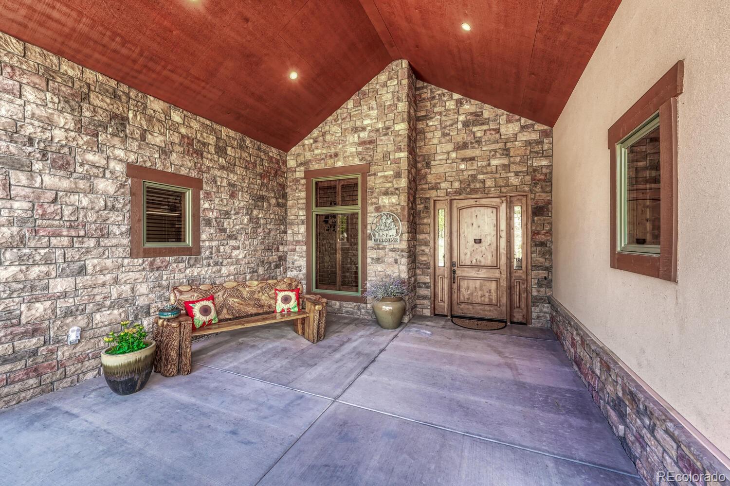 2392 Saddleback Drive