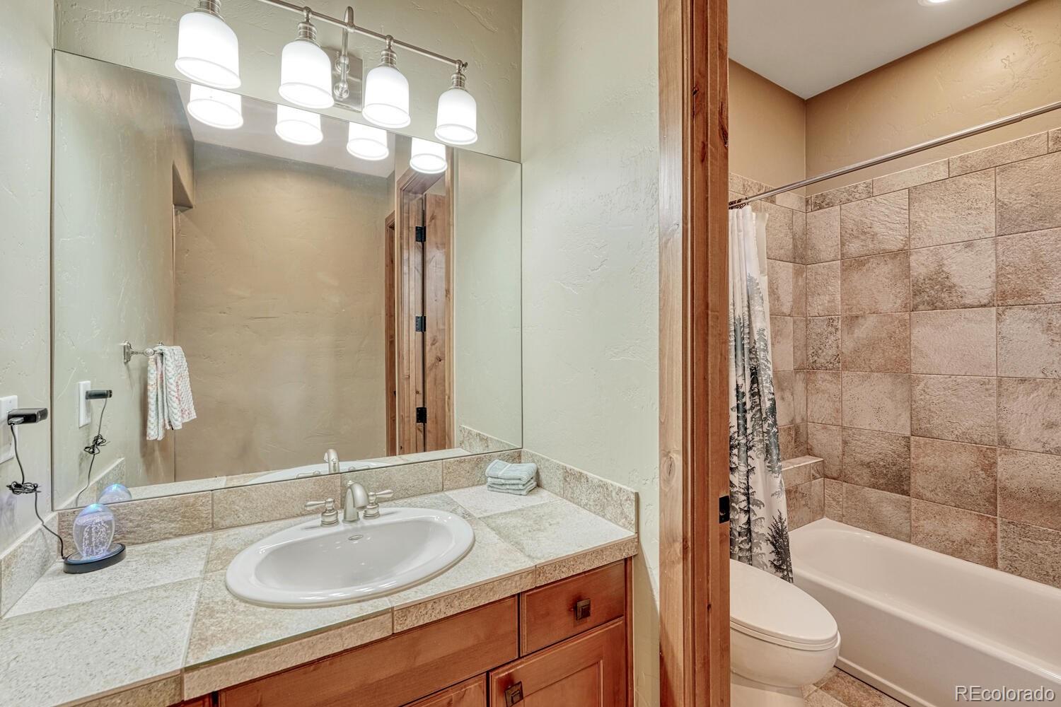 2392 Saddleback Drive