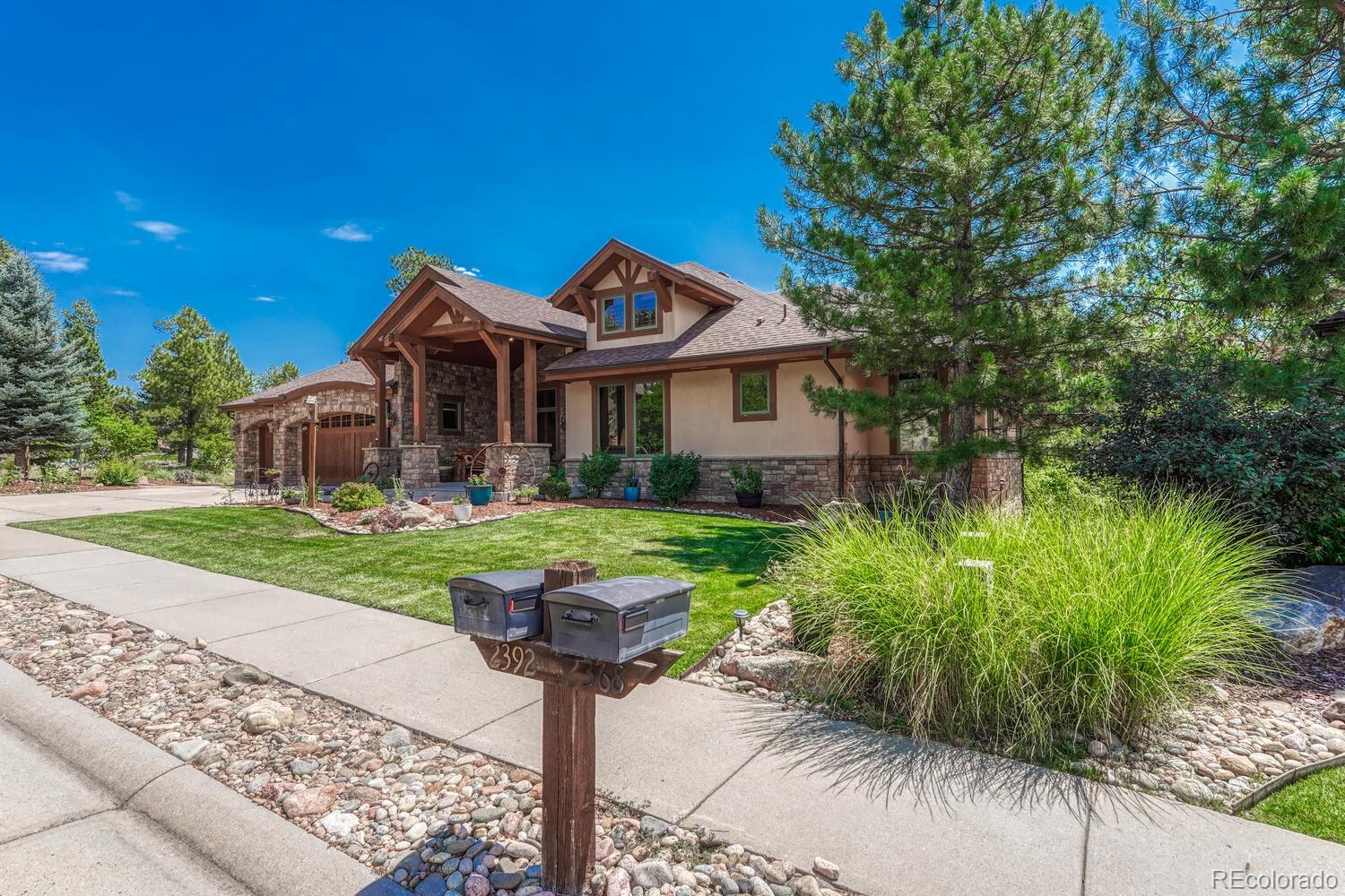 2392 Saddleback Drive