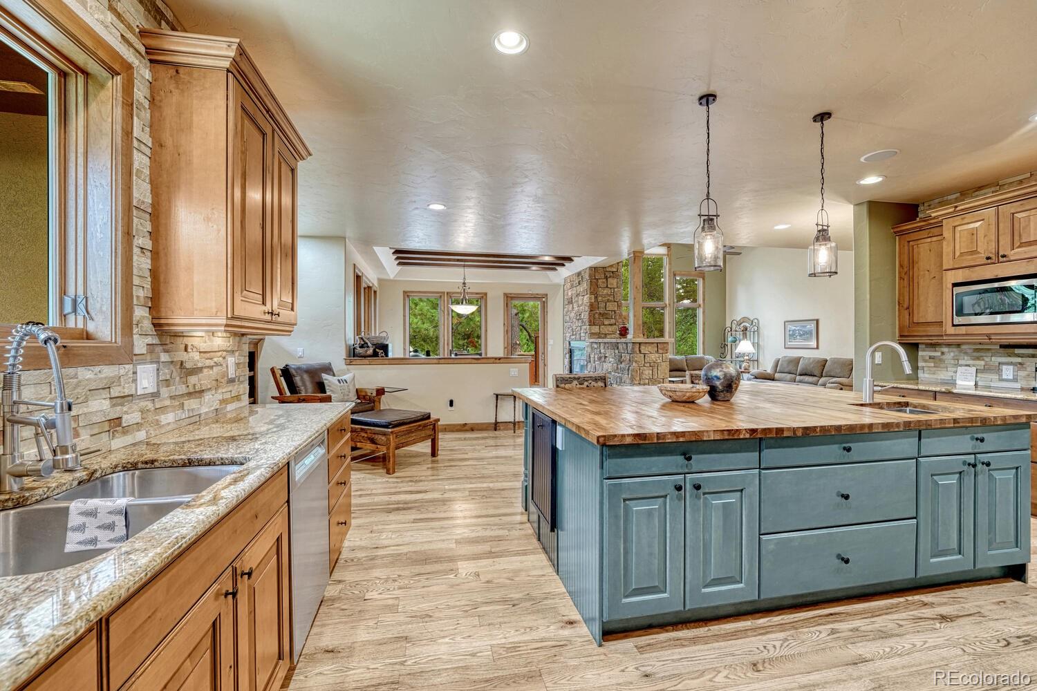 2392 Saddleback Drive