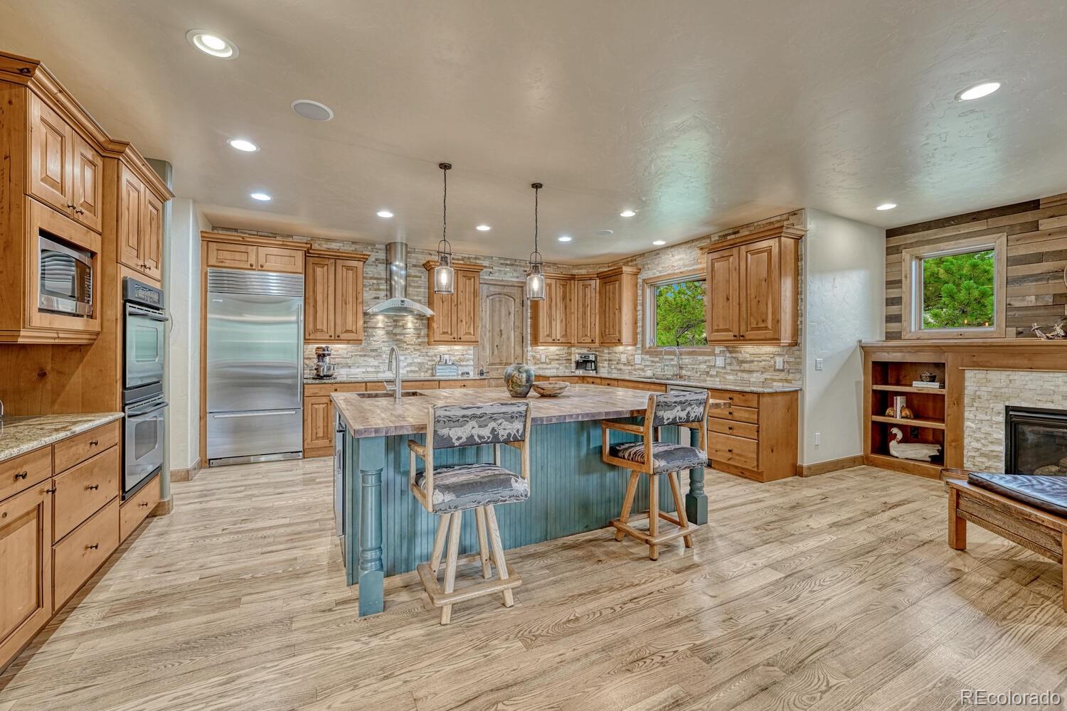 2392 Saddleback Drive