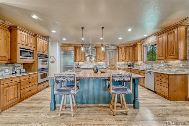 2392 Saddleback Drive