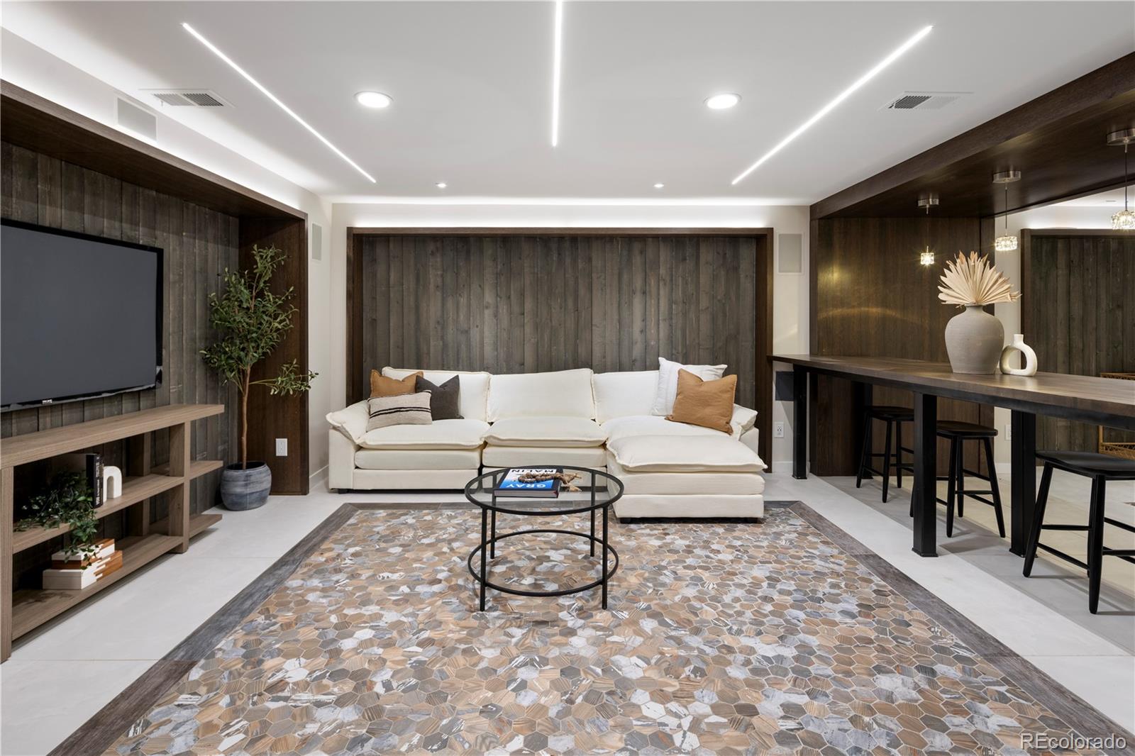 6200 Charrington Drive